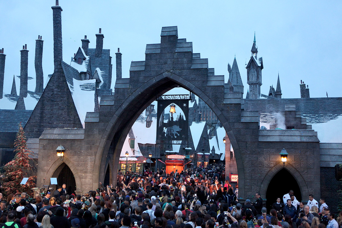 Wizarding World of Harry Potter Is Officially Open at Universal