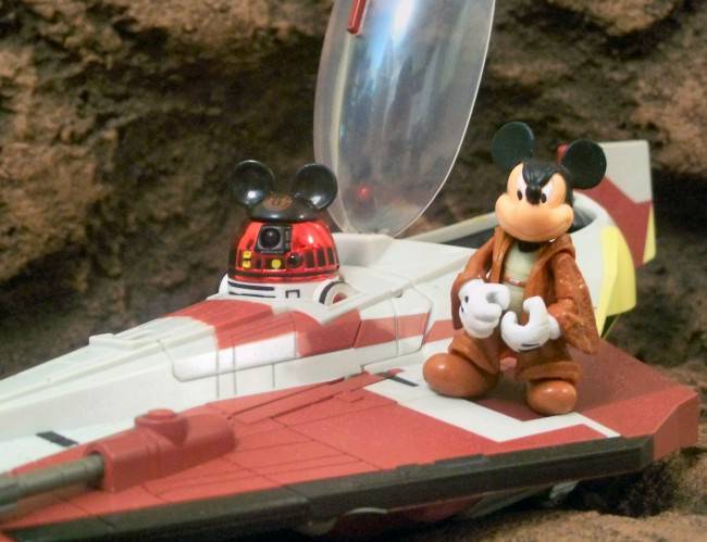 Jedi Mickey R2-MK on Geonosis