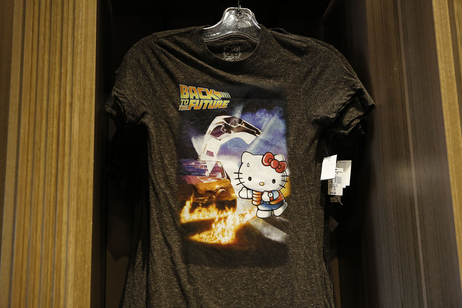 Hello Kitty Goes (Universal Studios) Hollywood! : EndorExpress